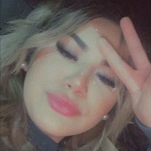 Meet your Posher, Celia